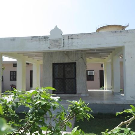 Radha Madhav Ashram Vrindāvan Zewnętrze zdjęcie