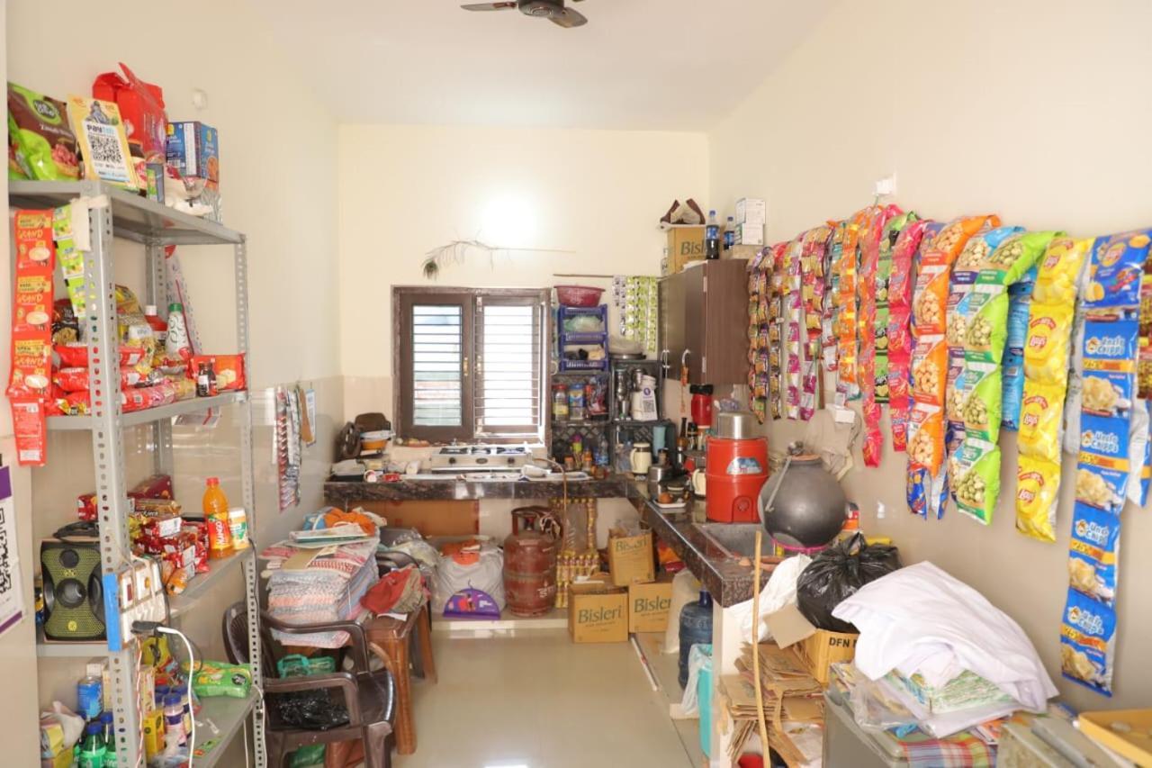 Radha Madhav Ashram Vrindāvan Zewnętrze zdjęcie