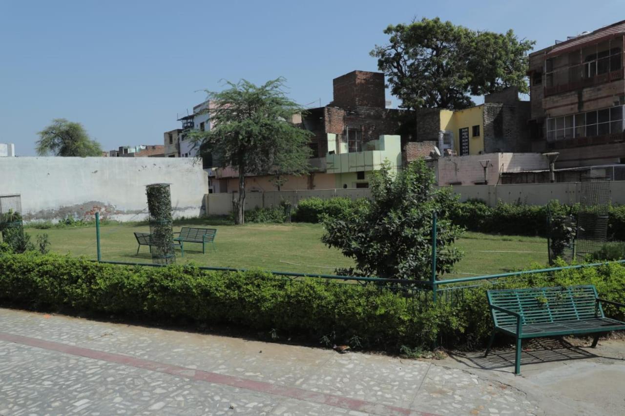 Radha Madhav Ashram Vrindāvan Zewnętrze zdjęcie