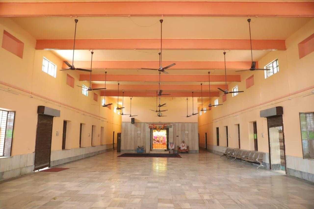 Radha Madhav Ashram Vrindāvan Zewnętrze zdjęcie